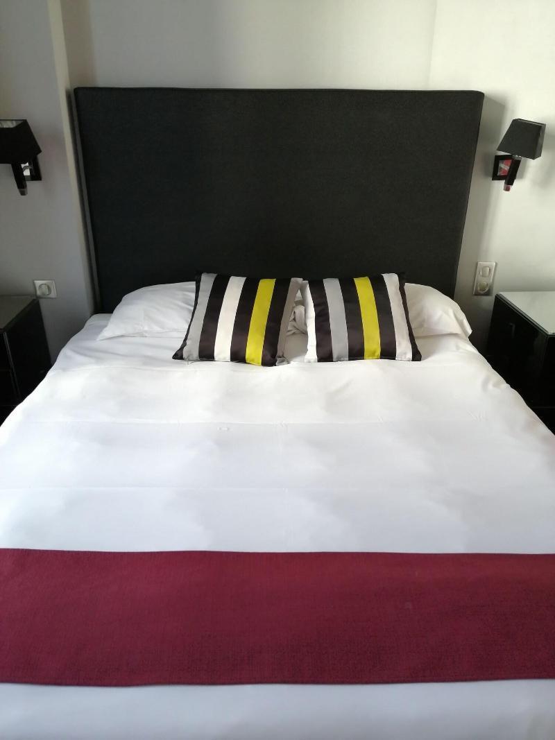 Logis Hotel Saint Martin Orleans Exterior photo