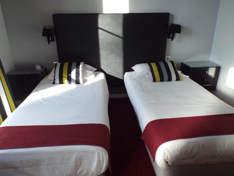 Logis Hotel Saint Martin Orleans Exterior photo