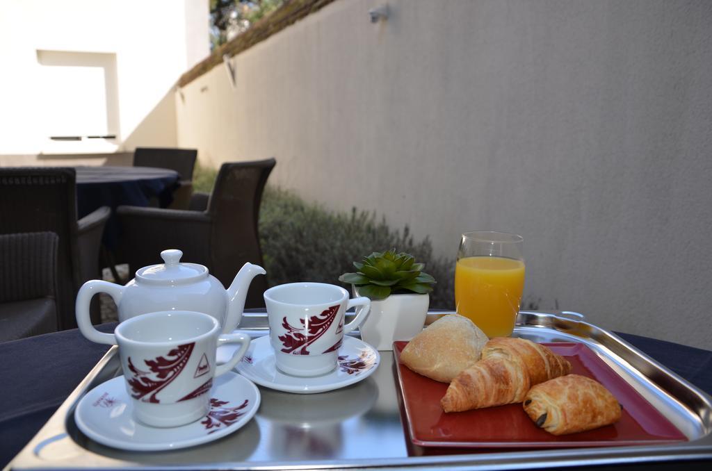 Logis Hotel Saint Martin Orleans Exterior photo