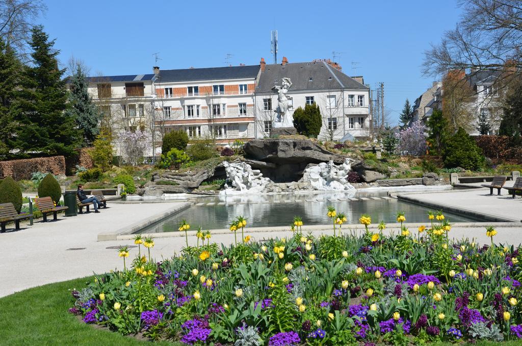 Logis Hotel Saint Martin Orleans Exterior photo