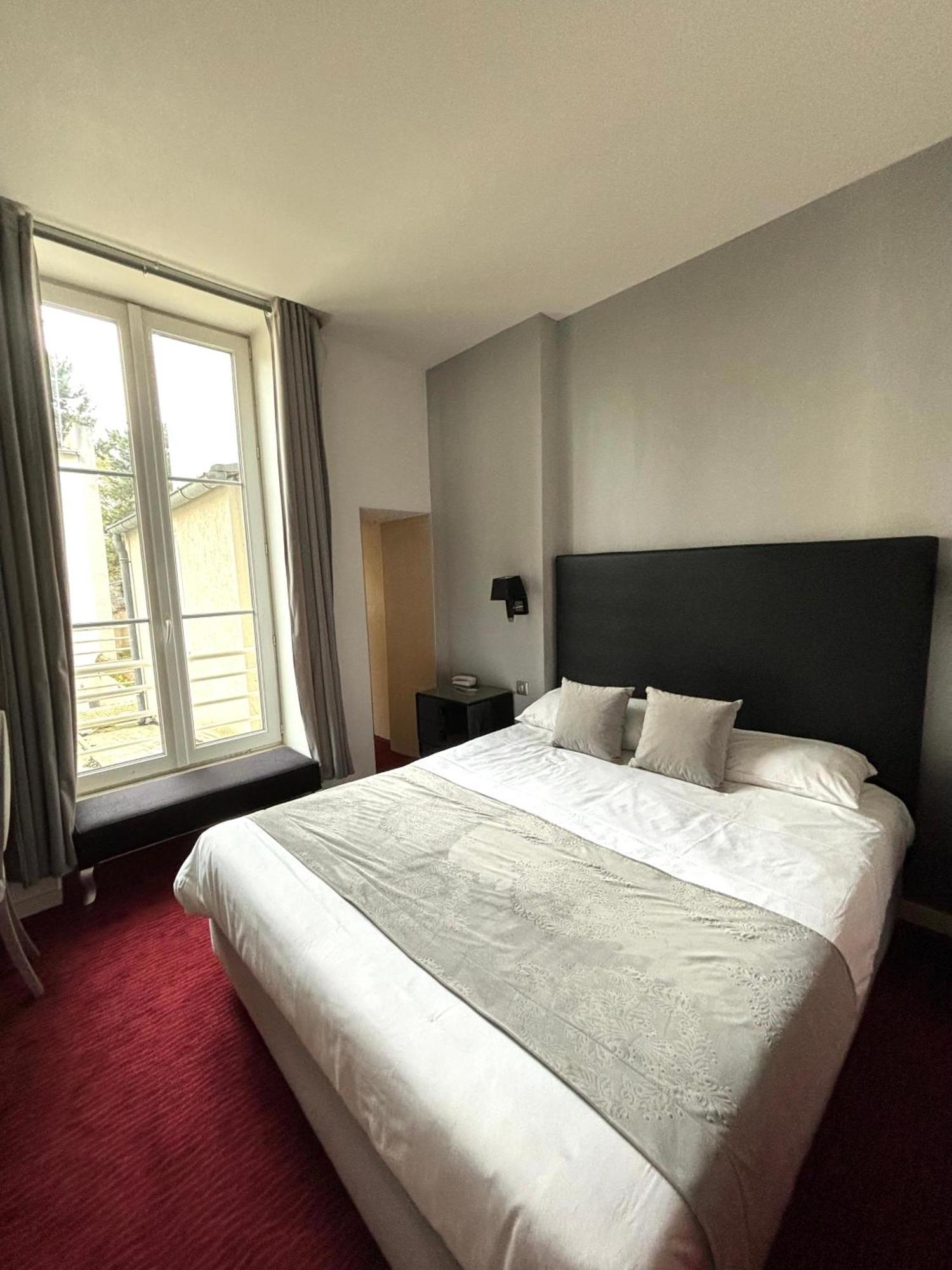 Logis Hotel Saint Martin Orleans Exterior photo